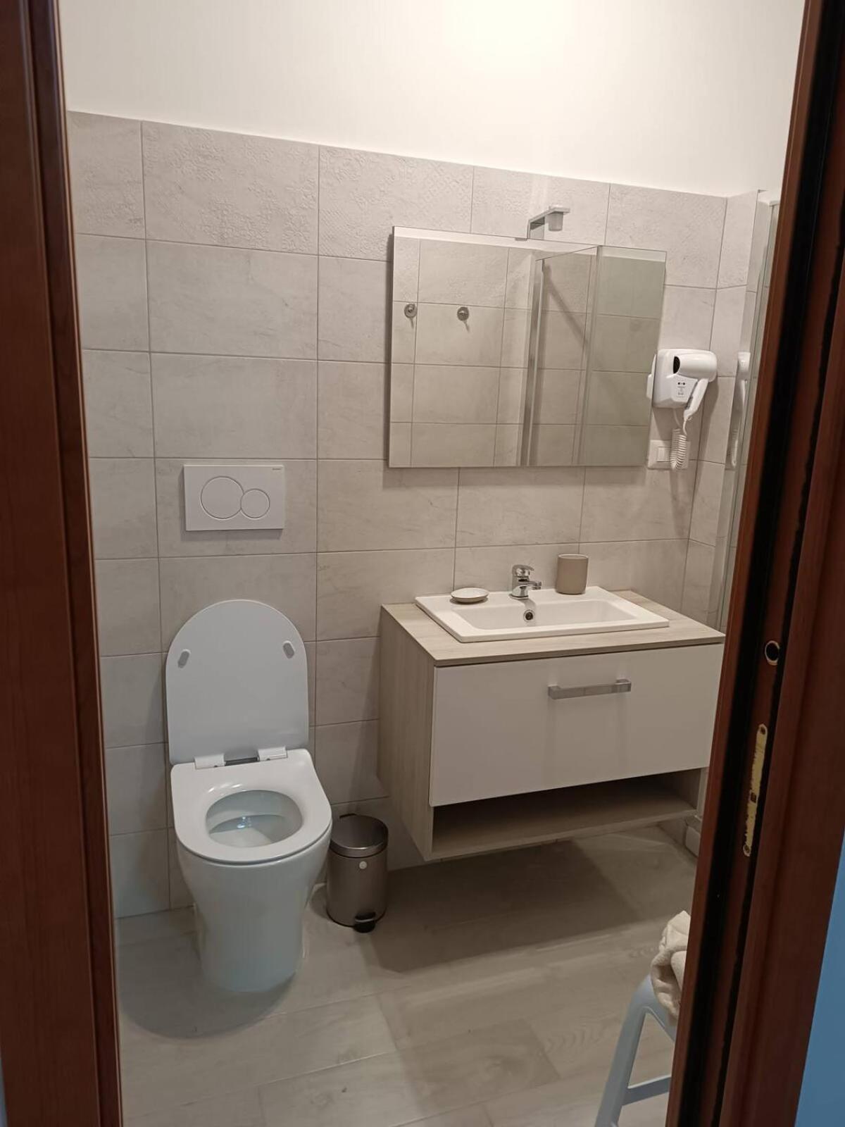 Camera Moderna Rome Bagian luar foto